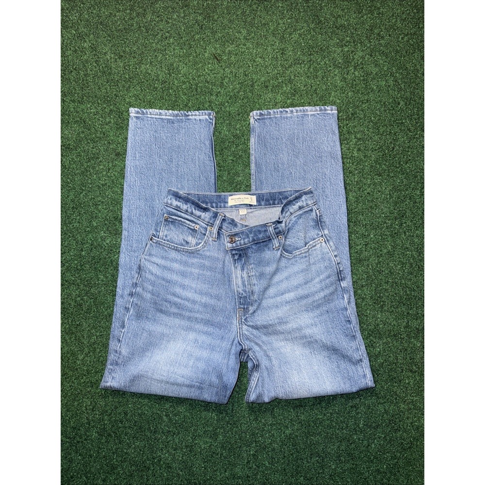Abercrombie & Fitch Women's 90's Straight Ultra High Rise Denim Pants Size 27/4